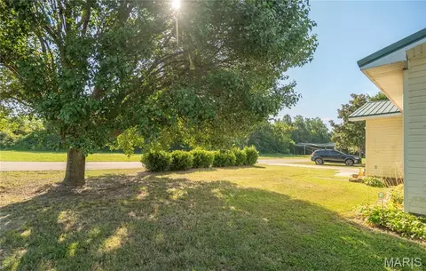 Exterior - 405 N Walker Ave, Gideon, MO 63848 photo 7 of 9