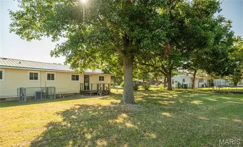 Exterior - 405 N Walker Ave, Gideon, MO 63848 photo 9 of 9
