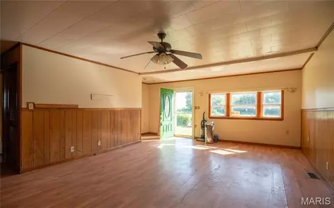 Living - 405 N Walker Ave, Gideon, MO 63848 photo 2 of 2