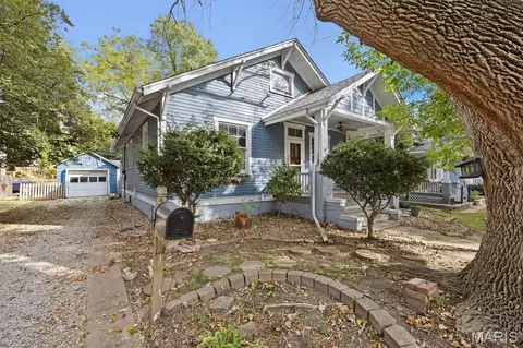 808 Troy Rd, Edwardsville, IL 62025