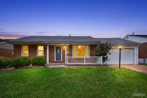 3821 Upton St, Saint Louis, MO 63116