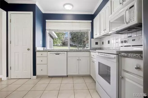 Kitchen - 347 Parma Dr, Ballwin, MO 63021 photo 2 of 2