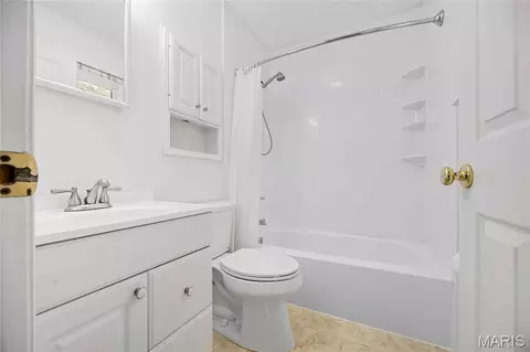 Bath - 347 Parma Dr, Ballwin, MO 63021 photo 1 of 3