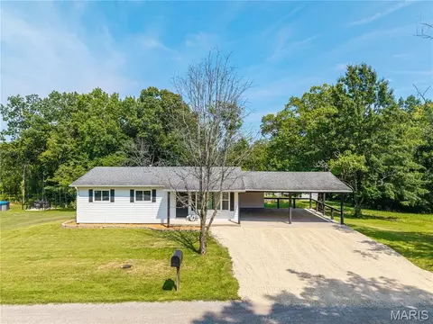 710 High St, Marble Hill, MO 63764