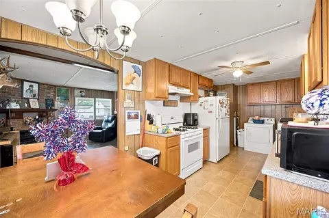 Kitchen - Undisclosed, Pacific, MO 63069 photo 2 of 3