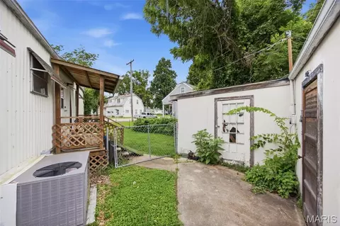 Exterior - Undisclosed, Pacific, MO 63069 photo 12 of 14