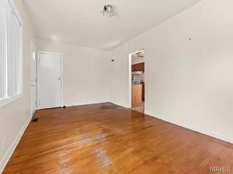 Living - 3909 Eiler St, Saint Louis, MO 63116 photo 2 of 3