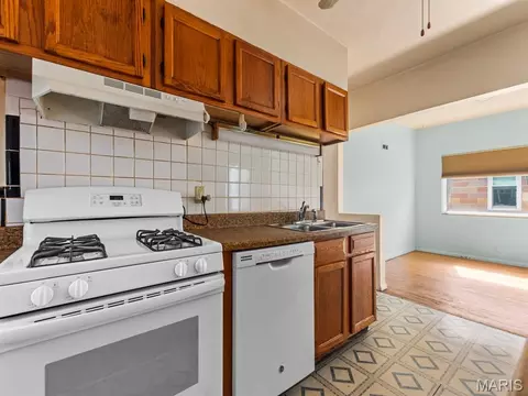 Kitchen - 3909 Eiler St, Saint Louis, MO 63116 photo 3 of 3