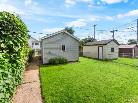 Exterior - 3909 Eiler St, Saint Louis, MO 63116 photo 7 of 12