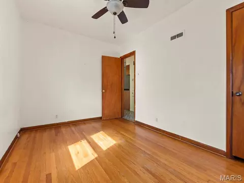 Bedroom - 3909 Eiler St, Saint Louis, MO 63116 photo 3 of 5