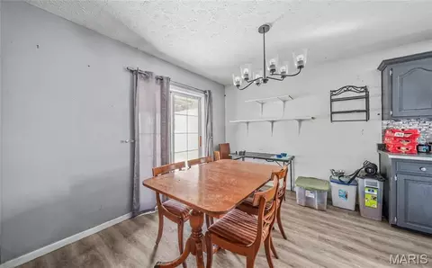 Dining - 123 Phoenix Ave, Saint Robert, MO 65584 photo 1 of 2