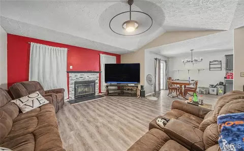 Living - 123 Phoenix Ave, Saint Robert, MO 65584 photo 1 of 1