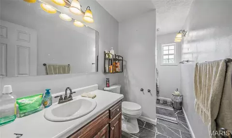 Entry Way - 123 Phoenix Ave, Saint Robert, MO 65584 photo 3 of 5