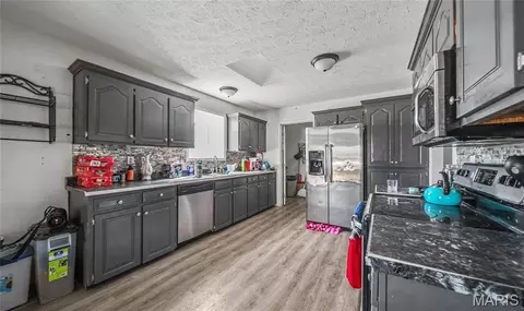 Entry Way - 123 Phoenix Ave, Saint Robert, MO 65584 photo 1 of 5