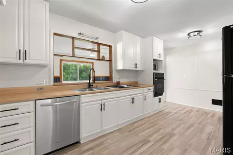 Kitchen - 1165 Moselle Rd, Saint Clair, MO 63077 photo 5 of 5