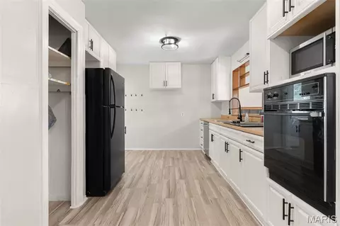 Kitchen - 1165 Moselle Rd, Saint Clair, MO 63077 photo 1 of 5