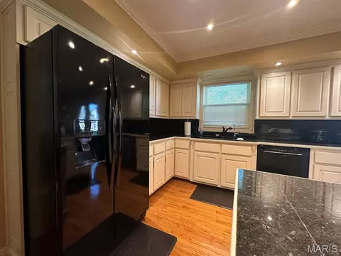 Kitchen - 705 Saddle Spur Rd, Dexter, MO 63841 photo 4 of 5