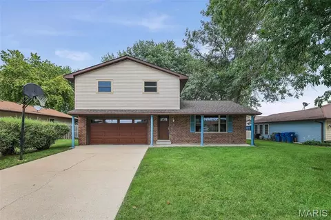 410 N 9th St, New Baden, IL 62265