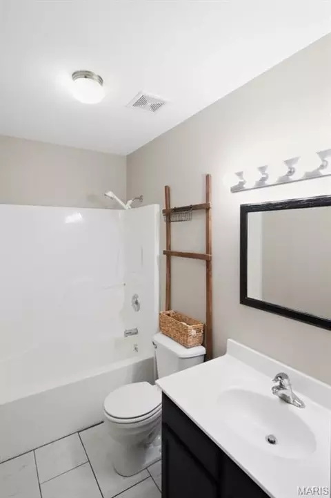 Bath - 329 Meadow St, Gerald, MO 63037 photo 5 of 6