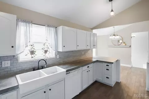 Kitchen - 329 Meadow St, Gerald, MO 63037 photo 1 of 3