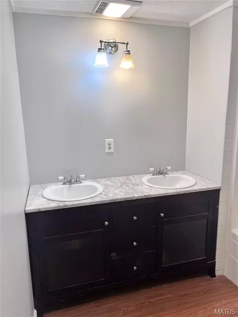Bath - 3867 Flucom Rd, De Soto, MO 63020 photo 1 of 2