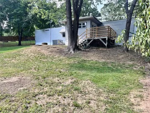 Exterior - 3867 Flucom Rd, De Soto, MO 63020 photo 4 of 7