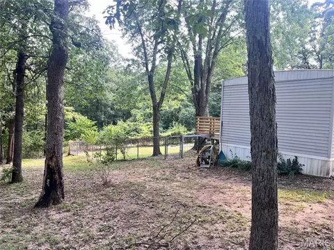 Exterior - 3867 Flucom Rd, De Soto, MO 63020 photo 5 of 7
