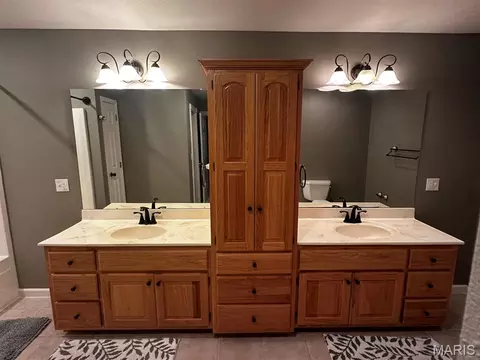 Bath - 1311 Sidney St, Malden, MO 63863 photo 1 of 2