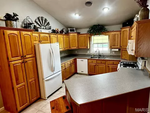 Kitchen - 1311 Sidney St, Malden, MO 63863 photo 1 of 2