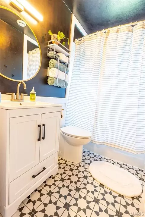 Bath - 102 Poe Dr, Rolla, MO 65401 photo 1 of 4