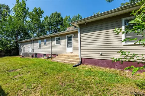 Exterior - 102 Poe Dr, Rolla, MO 65401 photo 8 of 11