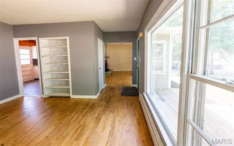 Living - 102 Poe Dr, Rolla, MO 65401 photo 8 of 11