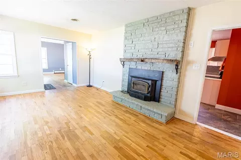 Living - 102 Poe Dr, Rolla, MO 65401 photo 3 of 11