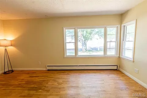 Living - 102 Poe Dr, Rolla, MO 65401 photo 6 of 11