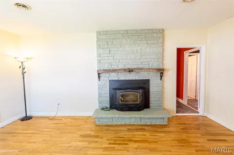 Living - 102 Poe Dr, Rolla, MO 65401 photo 5 of 11