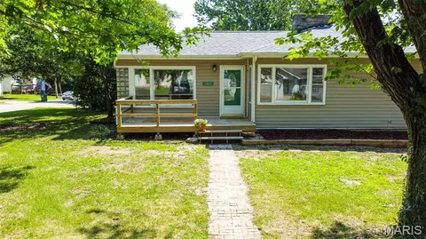 Exterior - 102 Poe Dr, Rolla, MO 65401 photo 2 of 11