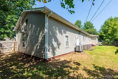 Exterior - 102 Poe Dr, Rolla, MO 65401 photo 9 of 11