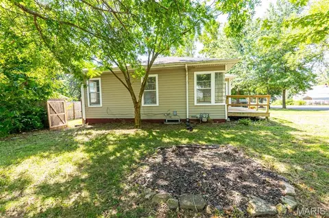 Exterior - 102 Poe Dr, Rolla, MO 65401 photo 6 of 11