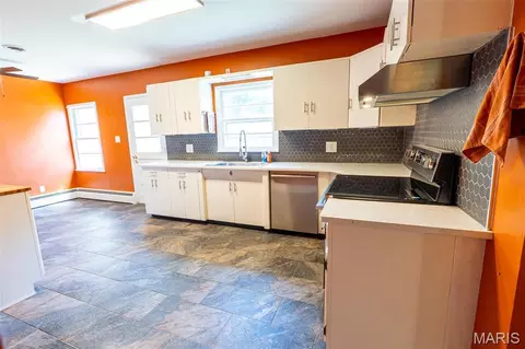 Kitchen - 102 Poe Dr, Rolla, MO 65401 photo 6 of 7