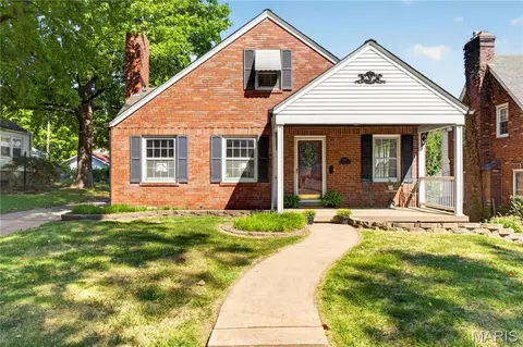 7615 N Sunset Dr, Pasadena Park, MO 63121