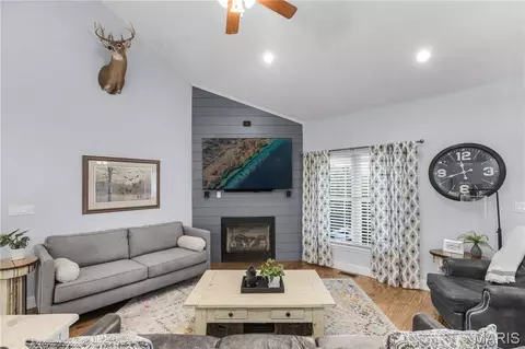 Living - 125 Tumbleweed Pass, Jackson, MO 63755 photo 1 of 2