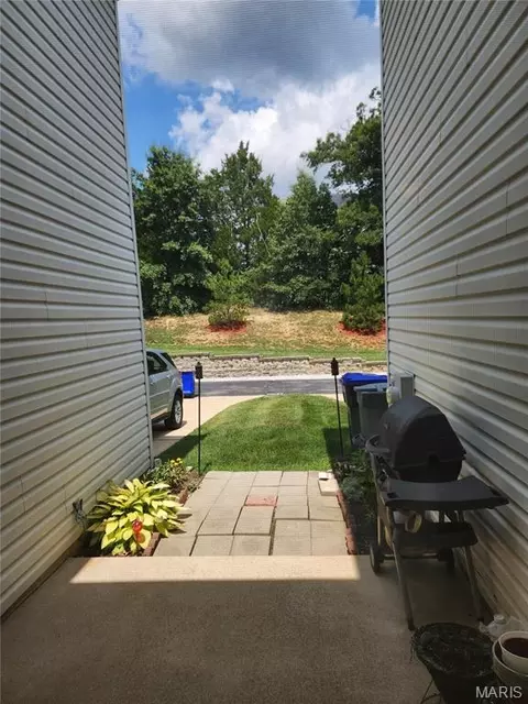 Exterior - 321 Heritage Commons Cir, O'fallon, MO 63368 photo 2 of 3