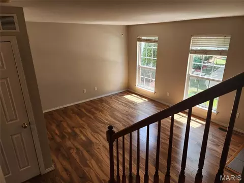 Living - 321 Heritage Commons Cir, O'fallon, MO 63368 photo 2 of 2