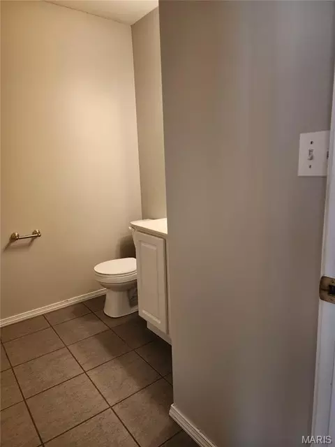 Bath - 321 Heritage Commons Cir, O'fallon, MO 63368 photo 1 of 3
