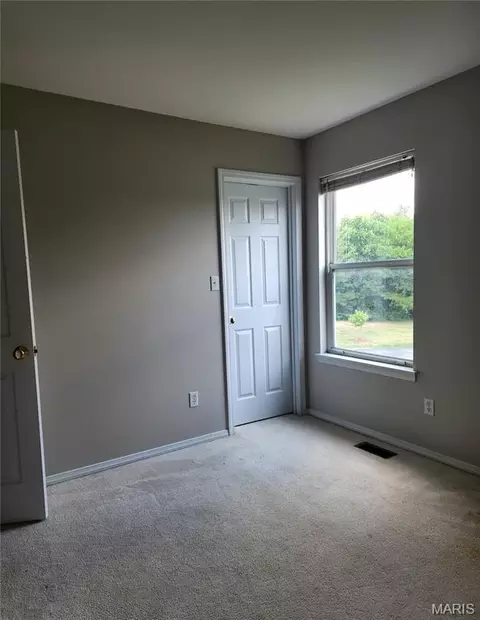 Bedroom - 321 Heritage Commons Cir, O'fallon, MO 63368 photo 2 of 4