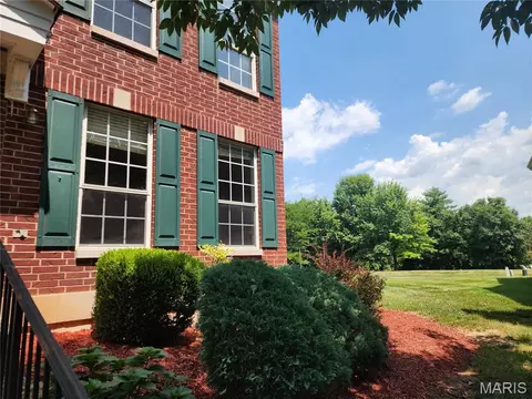 Exterior - 321 Heritage Commons Cir, O'fallon, MO 63368 photo 1 of 3