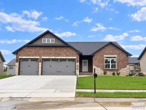 1823 Robins Mill Ct, Maryville, IL 62062