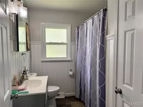 Bath - 641 S Walnut St, Gerald, MO 63037 photo 2 of 2