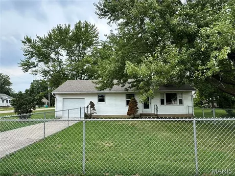 Exterior - 641 S Walnut St, Gerald, MO 63037 photo 2 of 10