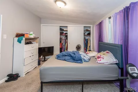 Bedroom - 6563 January Ave, Berkeley, MO 63134 photo 11 of 15